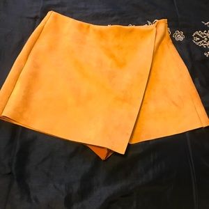 Suede skort
